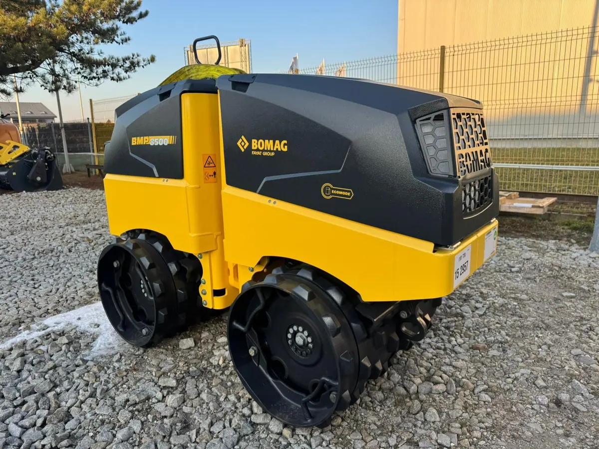 Walec okołkowany BOMAG BMP 8500